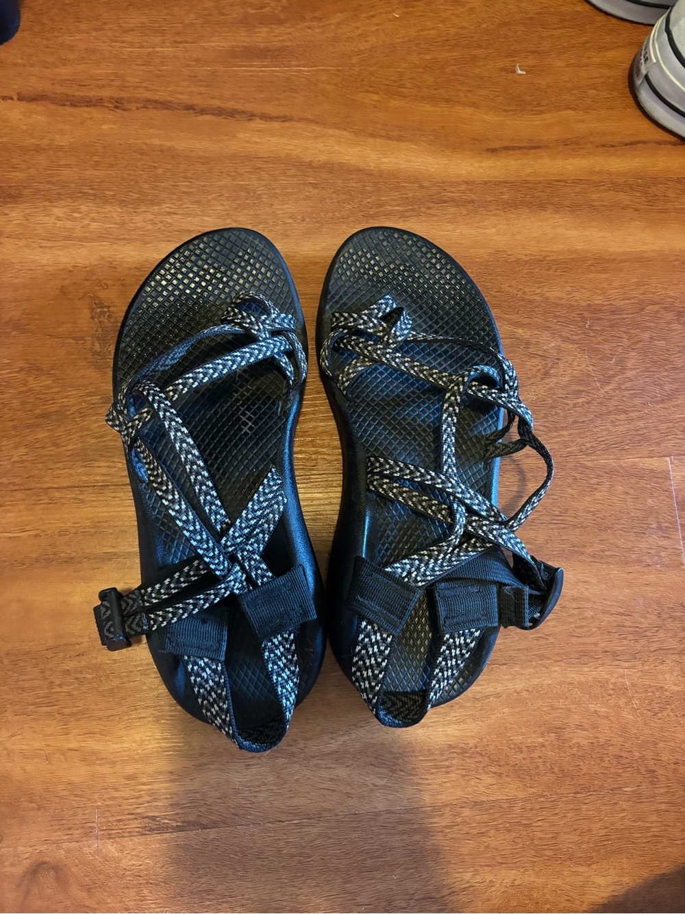 CHACOS Women’s Black Strappy Outdoor Sandals
